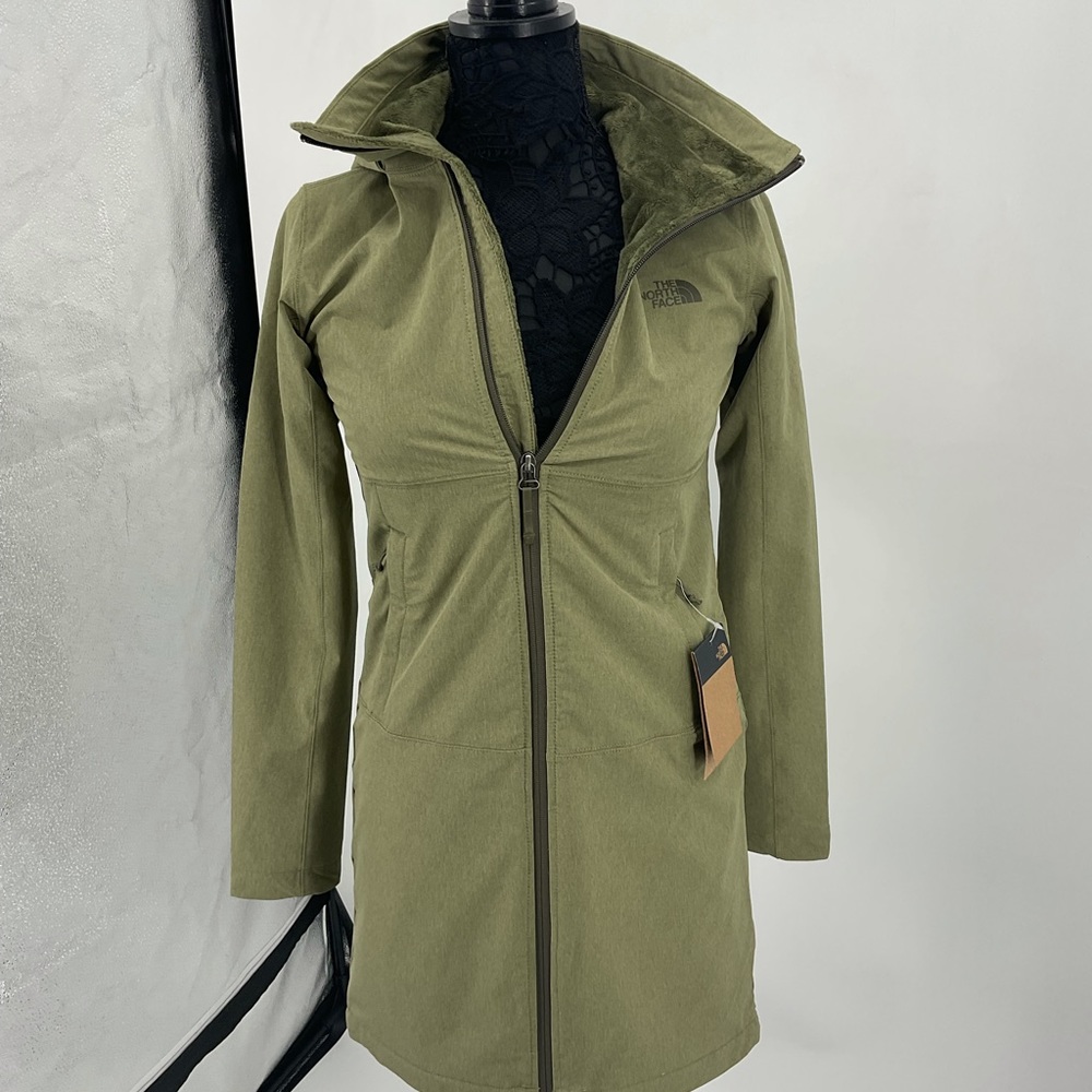 Woman size small Olive green north face coat kneelength Valore on the inside